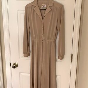 Tan mid long sleeve dress size 10
